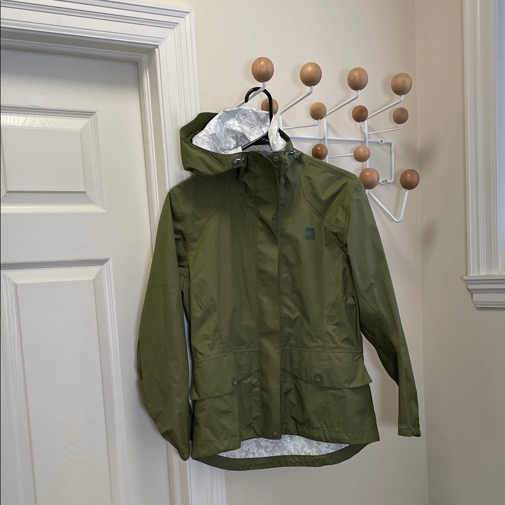 MEC - Outdoor Rainjacket Hooded Zip Up - Green - Small Petite